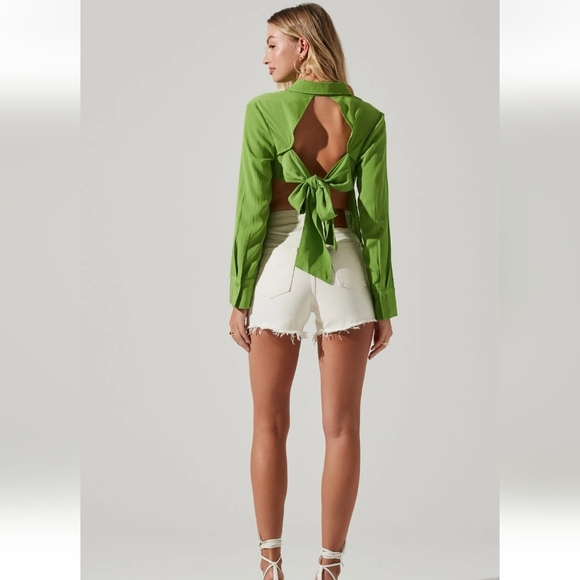 ASTR The Label- Romilda Tie Back Collared Top - Picture 2 of 7